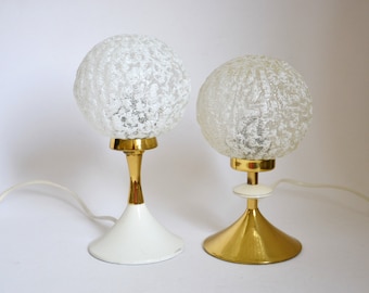 1970er Tischleuchten Paar Vintage Space Age Relief Opalglas Messing skulptural Geschenk 70er Interior Tischlampe Nachttischlampe MCM