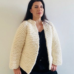 YRSA Short Wool Jacket, Wool Chunky Jacket, Knit Wool Tunic, Off White Wool Jacket, Thick Wool Jacket, Short Wool Cardigan image 2