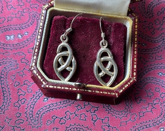 Pretty pair of vintage silver earrings in a beautiful Celtic design.