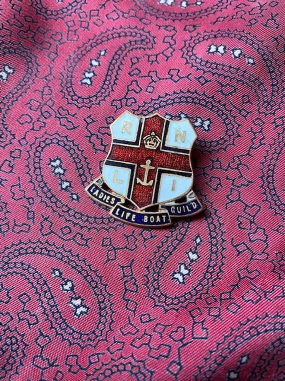 Vintage gold tone and enamel R.N.L.I. Ladies Lifeb
