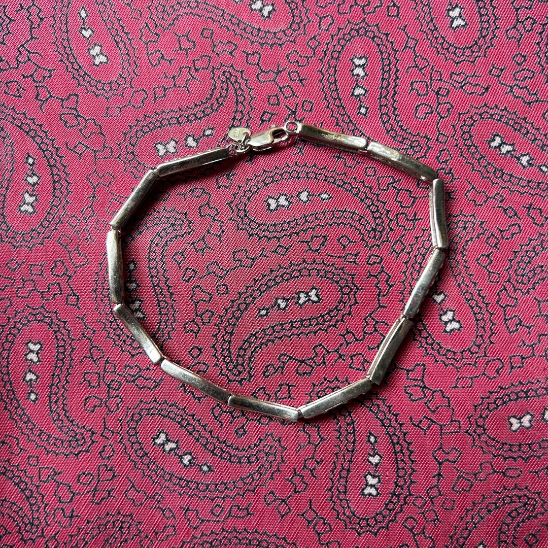 ヴィンテージ！Silver Wavy Curve ブレスレット ヴィンテージ！Silver Wavy Cuff ブレスレット - メルカリ