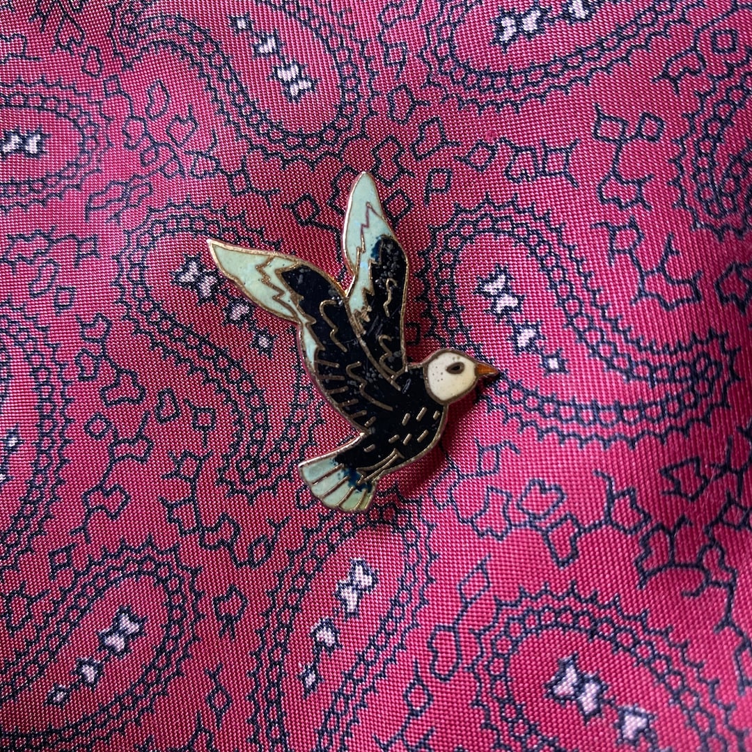 Broche épingle Dorée émaillée Jacques Esterel - Vintage, Occasion, Couleur Argenté