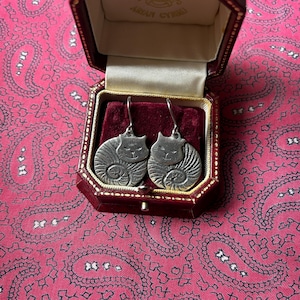 Sweet pair of vintage pewter earrings in a cute cat design by St.Justin.