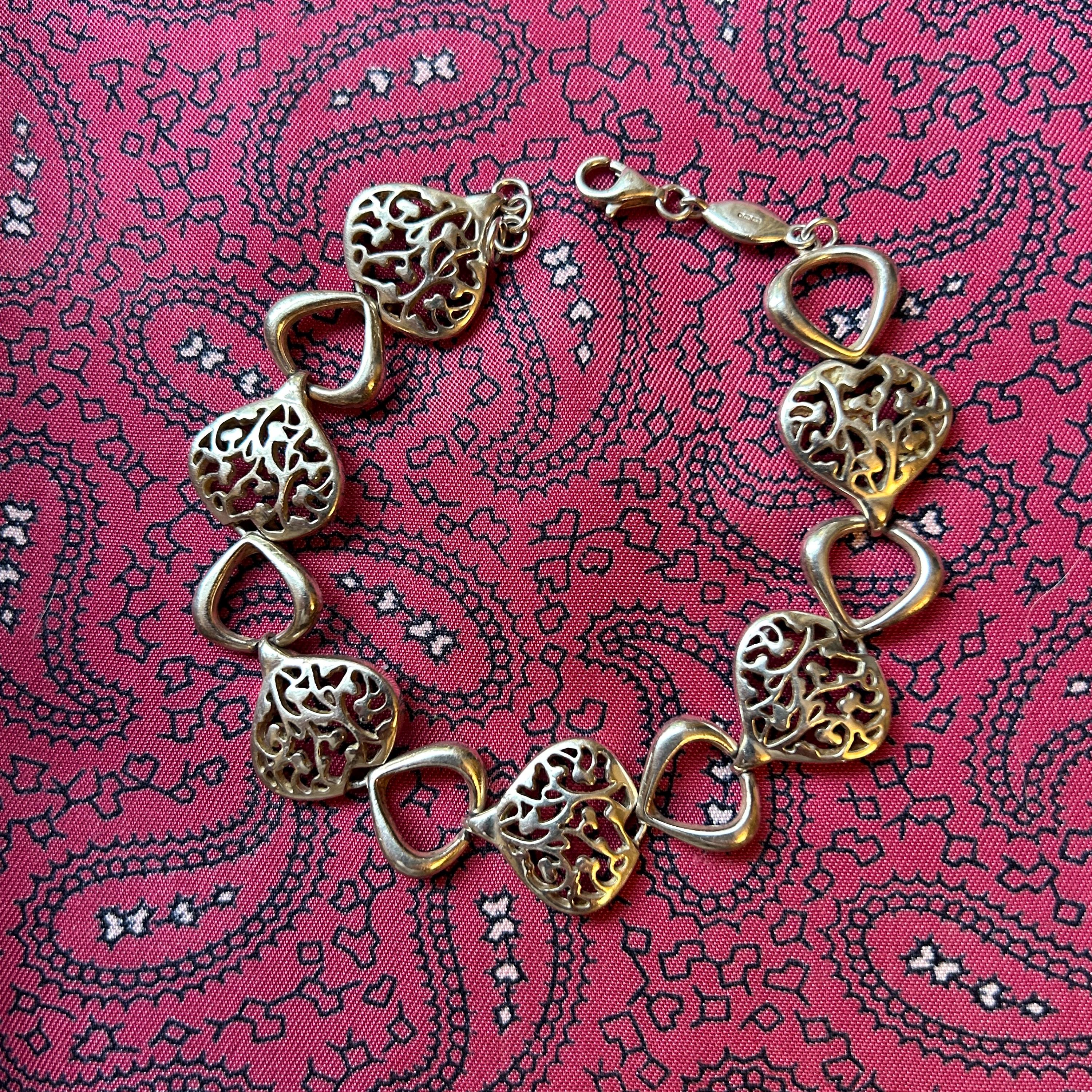 Stunning vintage sterling silver link chain bracelet by Kit Heath. Weight 18.50g.