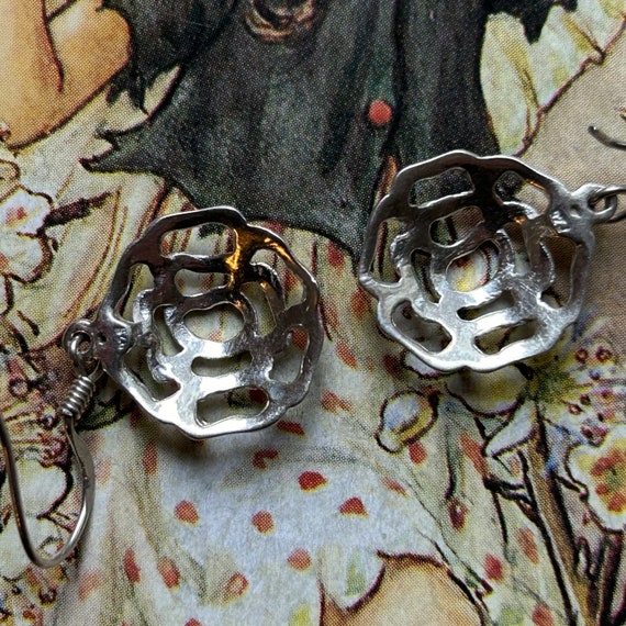 Stunning pair of vintage silver earrings in a pre… - image 5