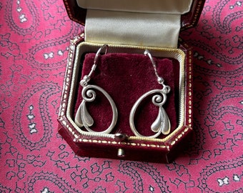 Pair of vintage silver earrings in a beautiful Mackintosh inspired design by Malcolm Gray.