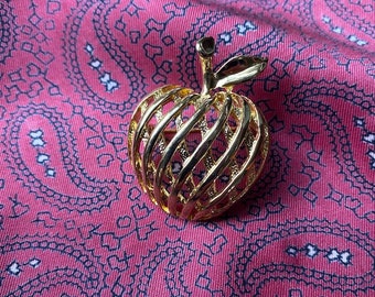 Stunning vintage gold tone apple brooch.