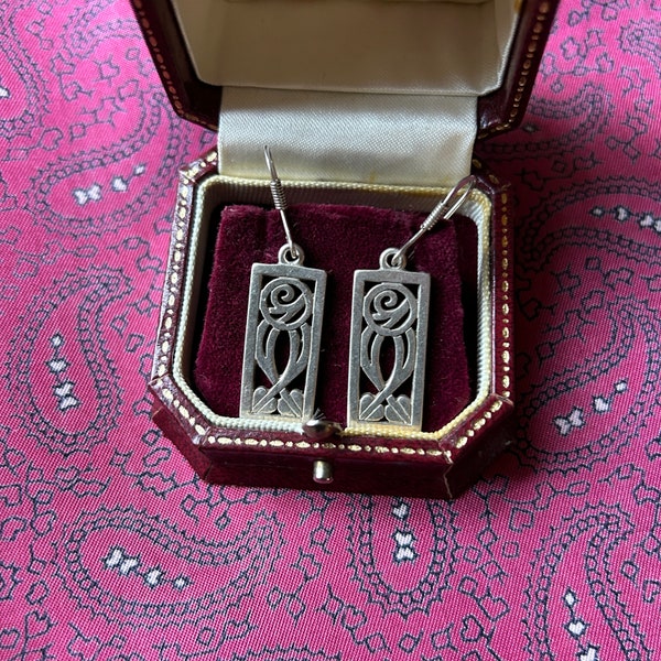 Pair of vintage 1990s silver earrings in a beautiful Rennie Mackintosh inspired design.