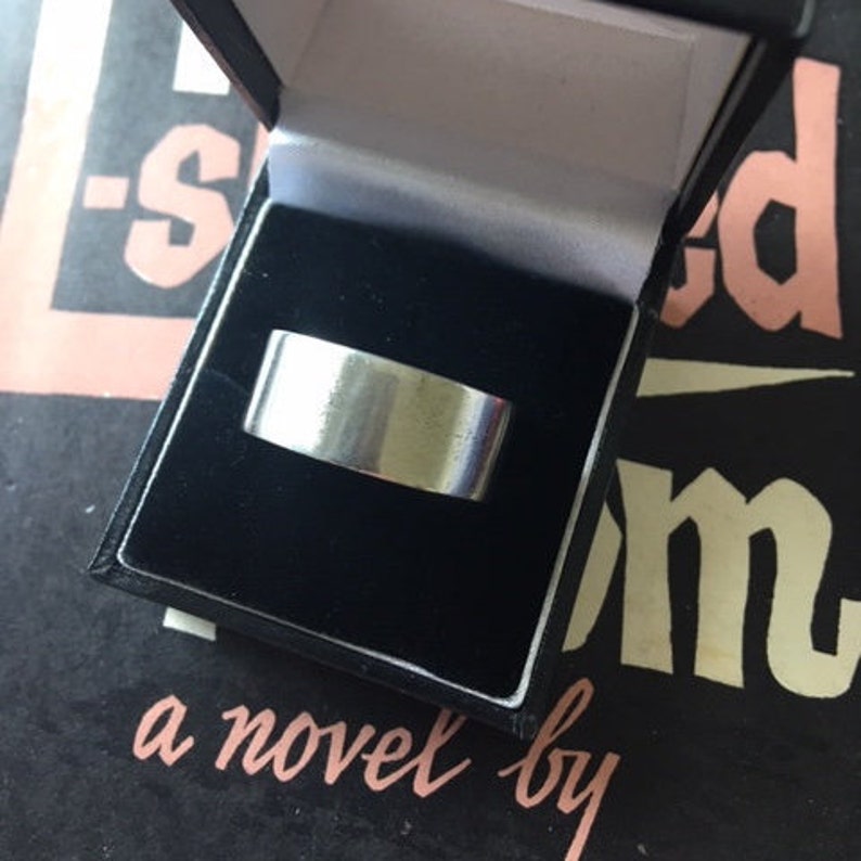 Weight 14.31g. Size X Beautiful vintage silver band ring