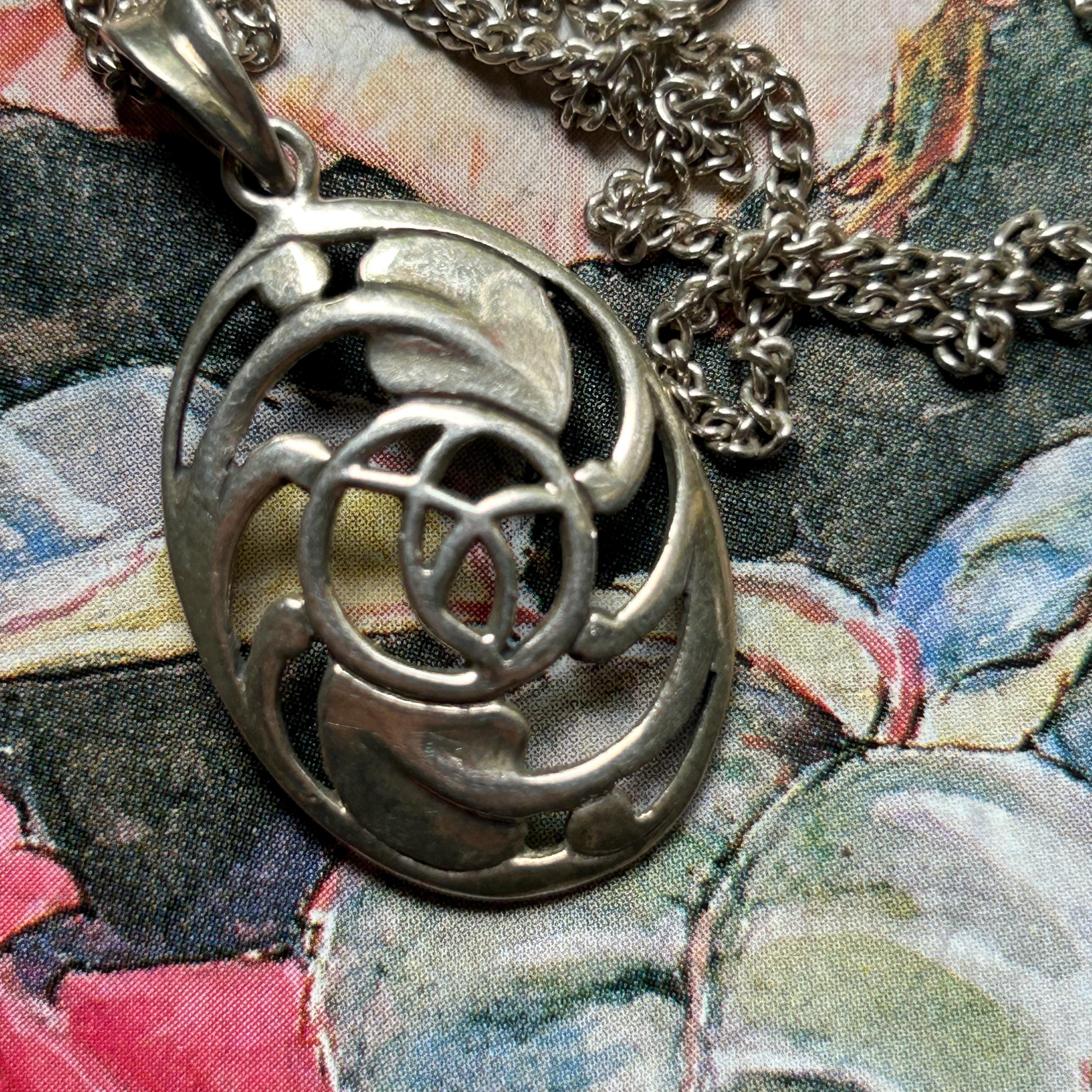 Vintage 1990s Silver Pendant and Chain in an Art Nouveau