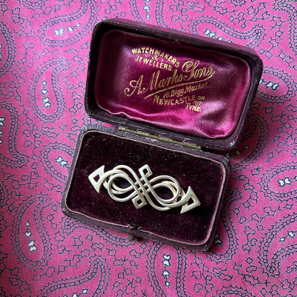 Striking vintage sterling silver bar brooch in a beautiful design by Ola Gorie.