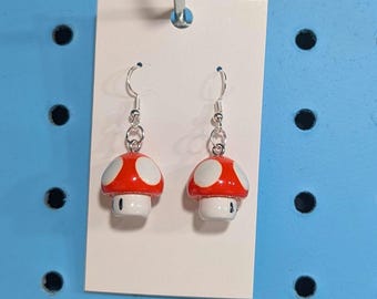 Niedliche Pilz Ohrringe, bunter Gaming Inspirierter Schmuck