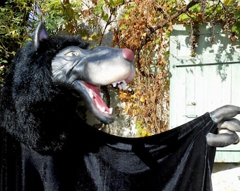 Large wolf ventriloquist puppet in Latex and fabric: can be used by professionals