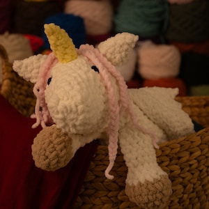 Alleen haakpatroon - Gezellige mythische eenhoorn-snuggler