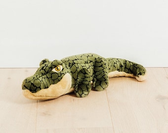 Stuffed crocodile, 42cm, super realistic stitch plush, green. Green Synthetic fur, realistic and Very Soft for baby, children & adults