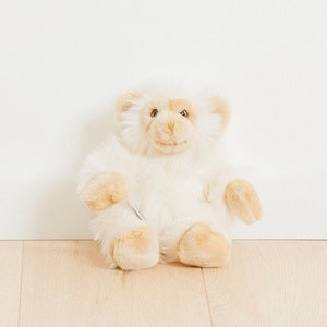 Piccola scimmia di peluche fatta a mano 20 cm. Pelliccia sintetica bianca, realistica e molto morbida per neonati, bambini e adulti – La mia scimmia Marcel