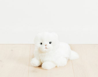 Small Handmade Stuffed Toy Kitten 20cm. White Synthetic fur, realistic and Very Soft for baby, children & adults – My kitten Oscar