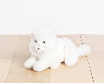 Medium Handmade Stuffed Toy Kitten 40cm. White Synthetic fur, realistic and Very Soft for baby, children & adults – My kitten Oscar