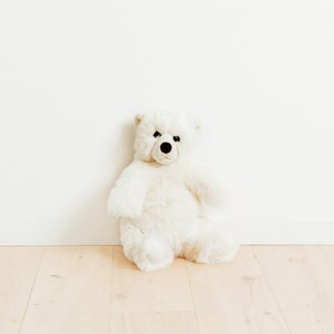 IJsbeer-knuffel Jules – handgemaakt en levenslange garantie – maten: mini: 8&quot;, small 14&quot;, medium 20&quot;