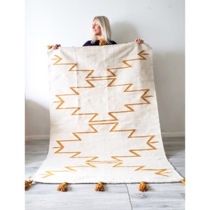 Mustard Yellow Boho Area Rug, Handwoven Area Rug, minimalist abstract Rug, Mustard Kilim, Living Room, Runner Rug, wool rug 7' X 10' 5'X8'