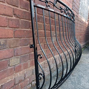 Juliet balcony, balustrades, railings. Number 29