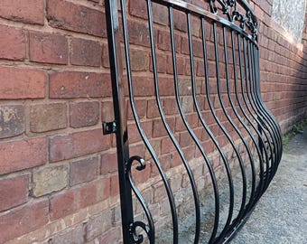 Juliet balcony, balustrades, railings. Number 29