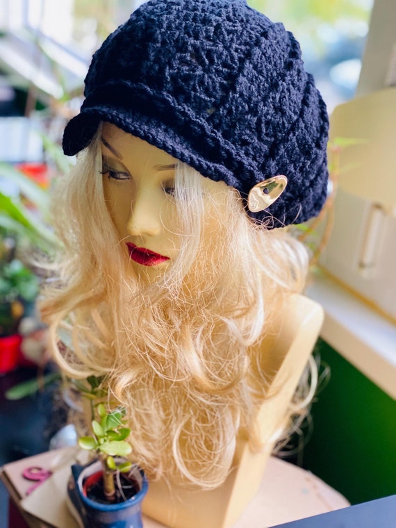 newsboy crochet hat, black newsboy hat, newsboy hat with gold colored metal  buttons, olive brim hat decorated with wooden buttons
