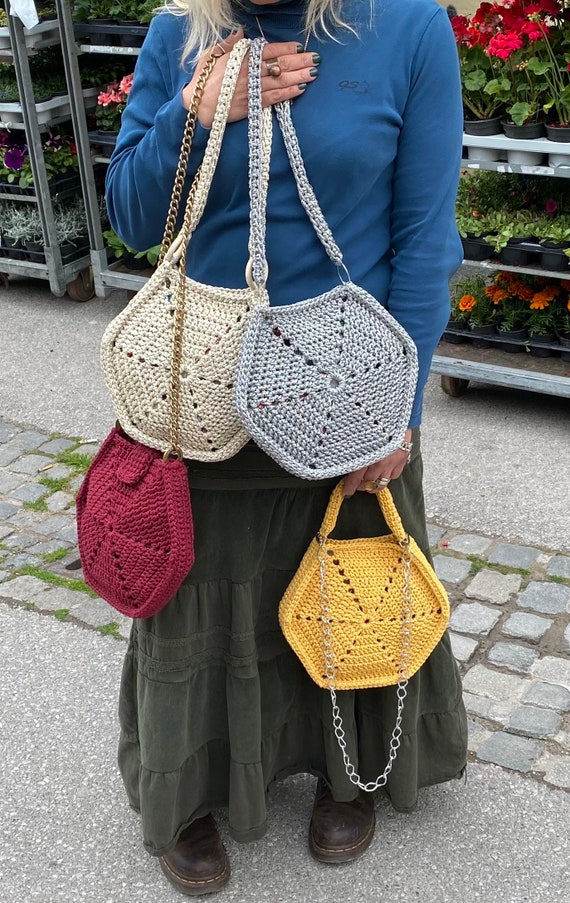Granny Hexagon Bag... | Granny square bag, Crochet bag pattern, Bag pattern