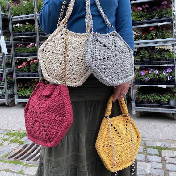 Granny Hexagon Bag Crochet Pattern Download | Crochet, Interweave+  Membership, Crochet, Patterns, Bags | Interweave