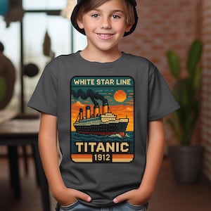 Titanic T Shirt for Kids – RMS Titanic 1912 White Star Line T-Shirt with Pixel Art Design – Gift for Ship Fans and Young Explorers T257
