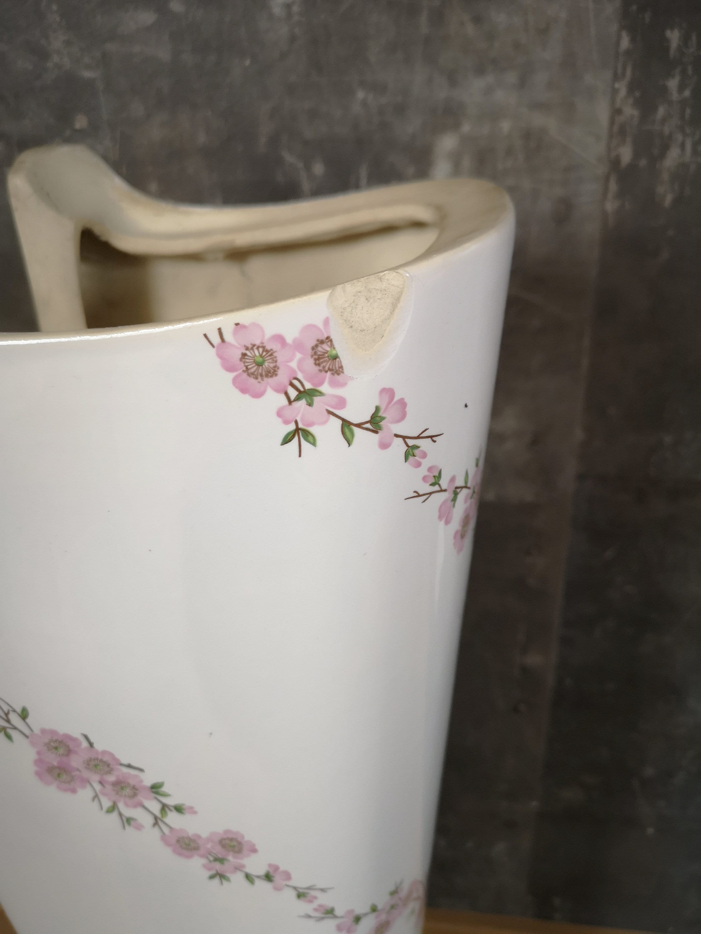フランス Porcelaine de Paris 壁付け洗面シェルフ 花　レア❣️ フランス Porcelaine de Paris 壁付け洗面シェルフ 花 レア❣️ 有田焼