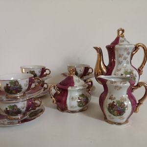 Tea Set 9 Pieces - Small Crockery - Teapot - Milk Jug - Sugar Jug - 6 Mugs - White with Cranberry color - Depiction of Victorian Lovers