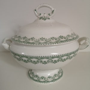 Soup tureen Boch - Large soup bowl - Green Ceramic pot with lid - Made in Belgium - Serving bowl - Soup pot from 1950