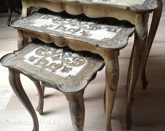 Florentine side tables set - Gilded Nested tables - Italian coffee table from large to small - Hard Resin - Wooden Style tables