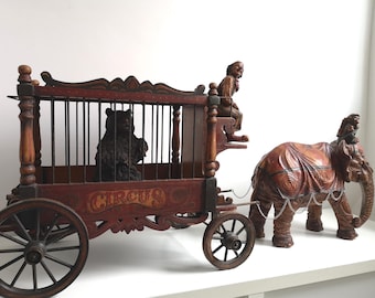 Model of a circus wagon with clown and animals from the 1940s - Ringling Barnum and Bailey traveling circus - Birthday Toy Gift