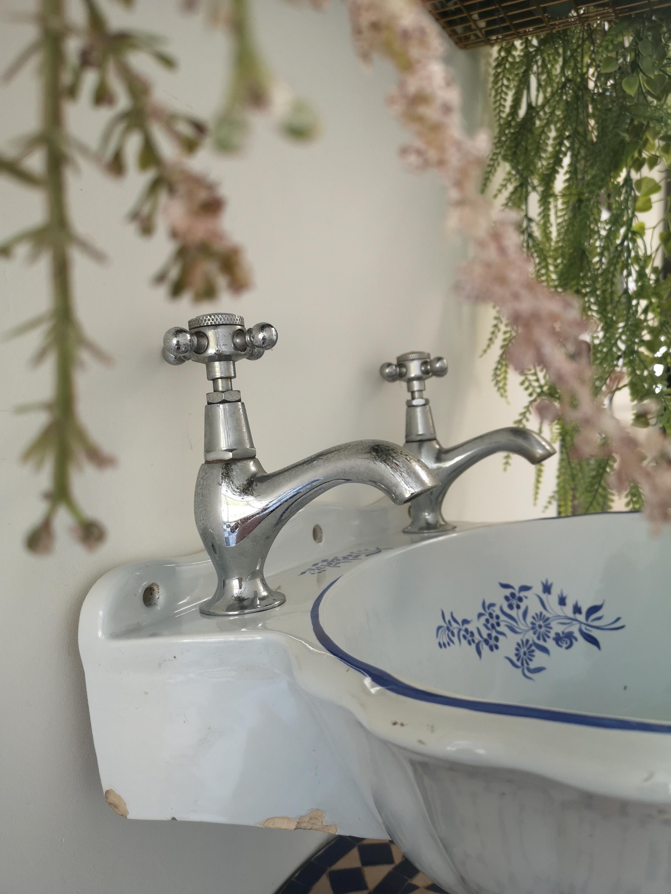 Badkamer zwarte kraan, opgewaardeerde waterval gootsteen kraan voor badkamer, een