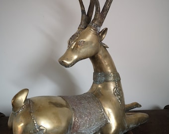 Temple Deer Decor Fire Place - Sarreid Ltd Brass Reindeer - cerf inclinable avec de grands bois - Statue de sculpture d'art