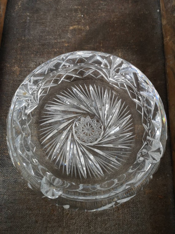 Glass Crystal Cigarette Ashtray -round Cut Glass Star - 4 Cigarette Holder  - Mini Bar Ashtray - Table Cigarette Holder