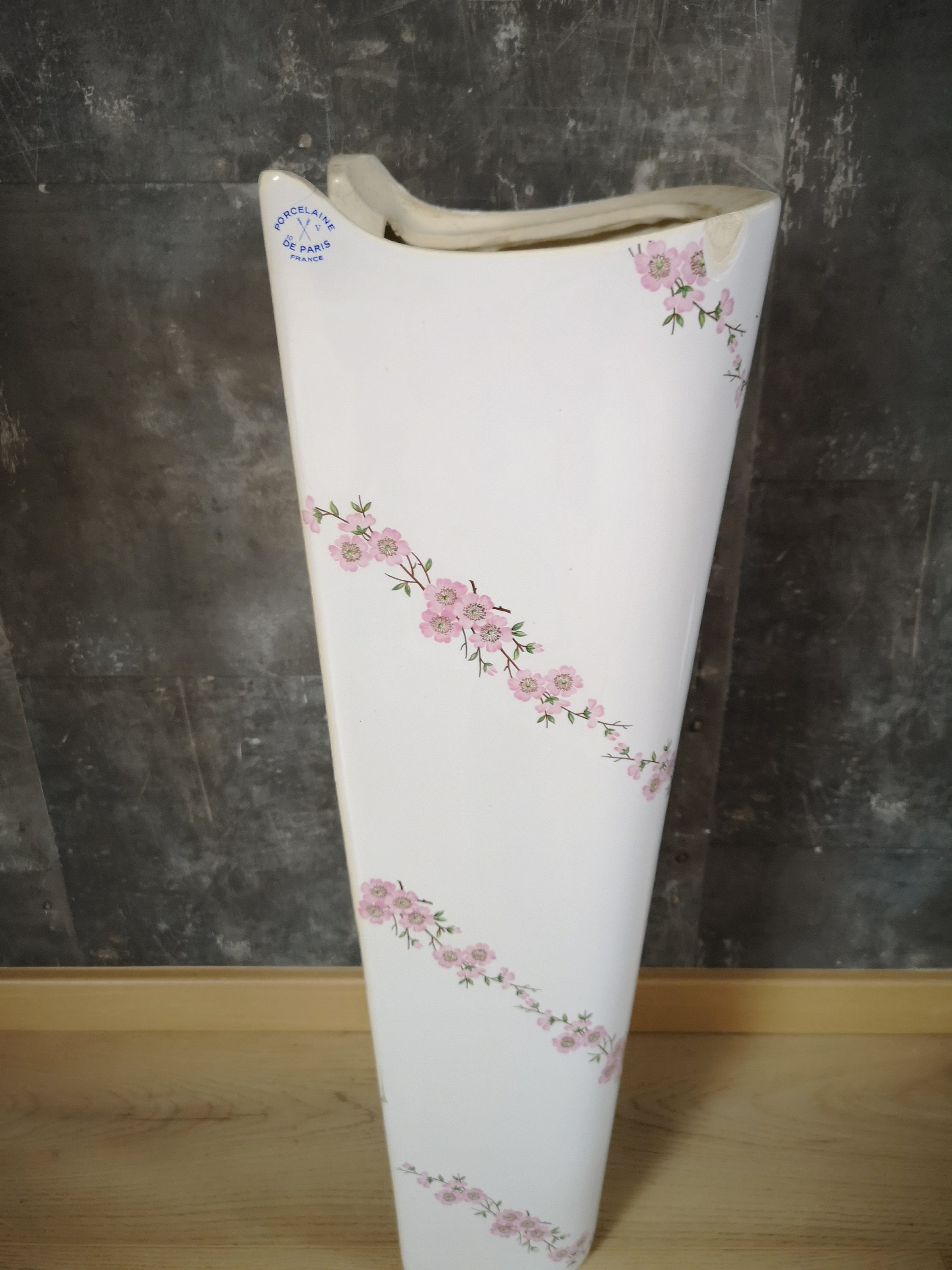 French Washbasin Pink and White - Marked 