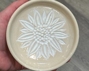 BEST SELLING, ceramic garlic dish,  ring dish. wheel thrown and beautifully glazed, candy dish, jewelry dish, unique gift idea