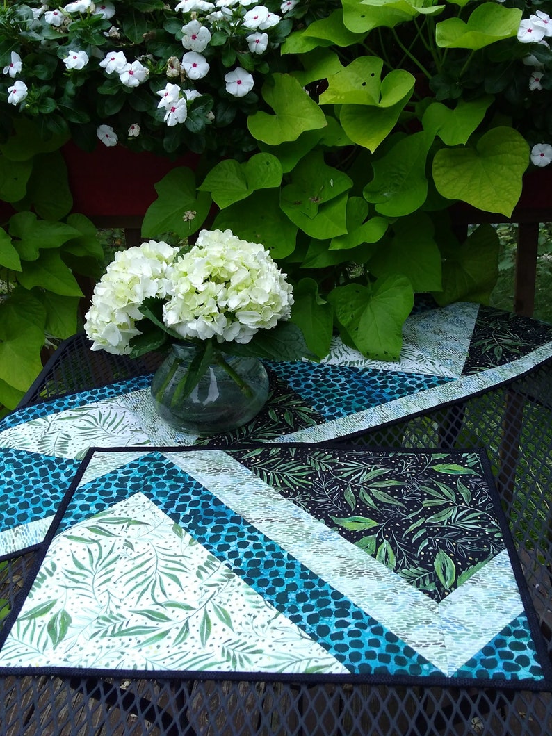 Flipped Quilted Placemats and Runner Pattern PDF download image 5