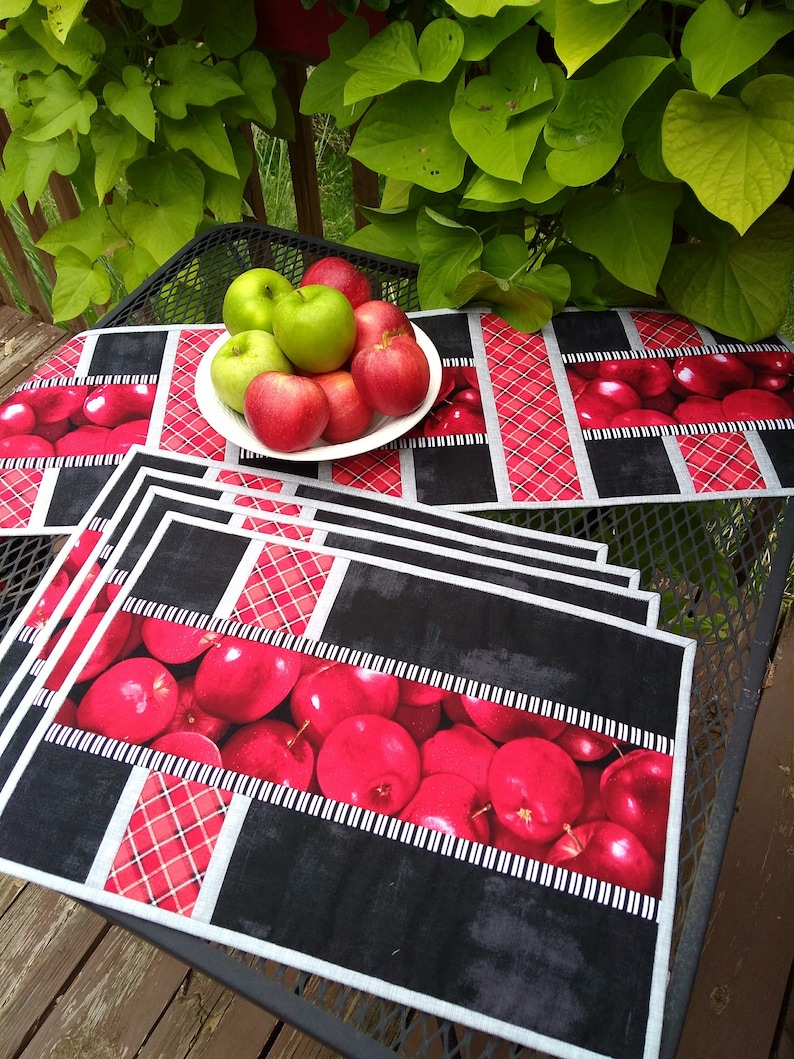 Fresh Wrapped Quilted Placemats and Runner Pattern / PDF download image 3