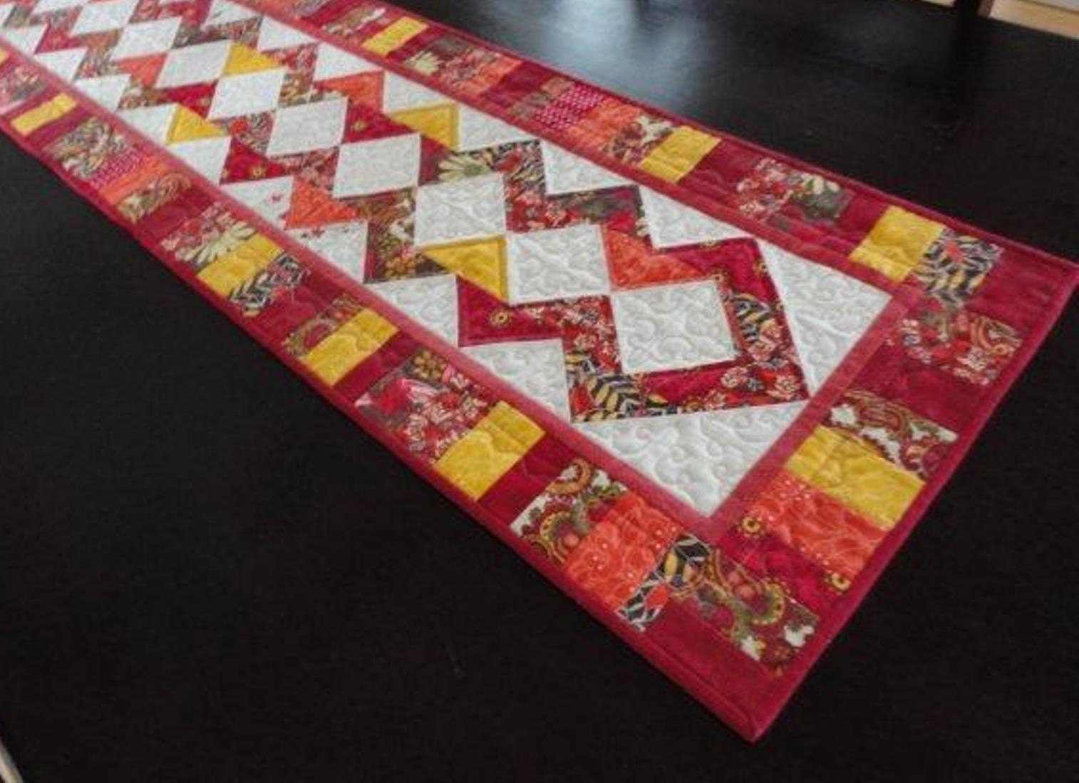 Stretch Table Runner Quilt Pattern PDF Download - Etsy