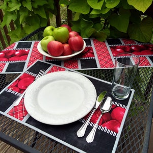 Fresh Wrapped Quilted Placemats and Runner Pattern / PDF download image 5