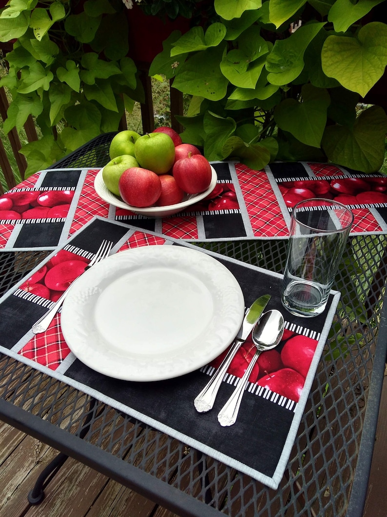 Fresh Wrapped Quilted Placemats and Runner Pattern / PDF download image 5