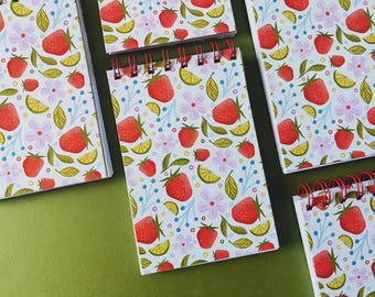 4 x 6 po. Bloc-notes à spirales, 100 pages, motif fraises et citron vert | Fait main illustré