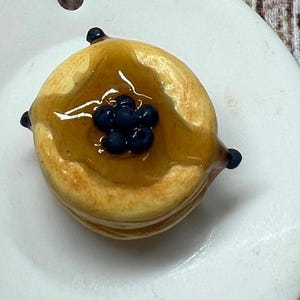 Pfannkuchen mit Ahornsirup und Blaubeeren Magnet, Pfannkuchen mit Ahornsirup Magnet