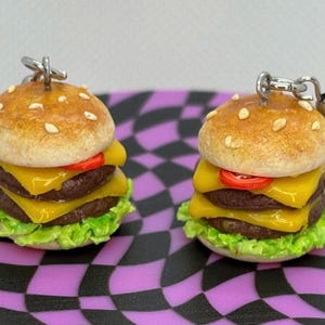 Pendientes colgantes de hamburguesa con queso doble hechos a mano, joyería de comida