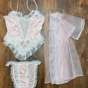 Vintage Fredericks Of Hollywood Lingerie 3 Pc Set Panty Gown Peignoir Pink Med