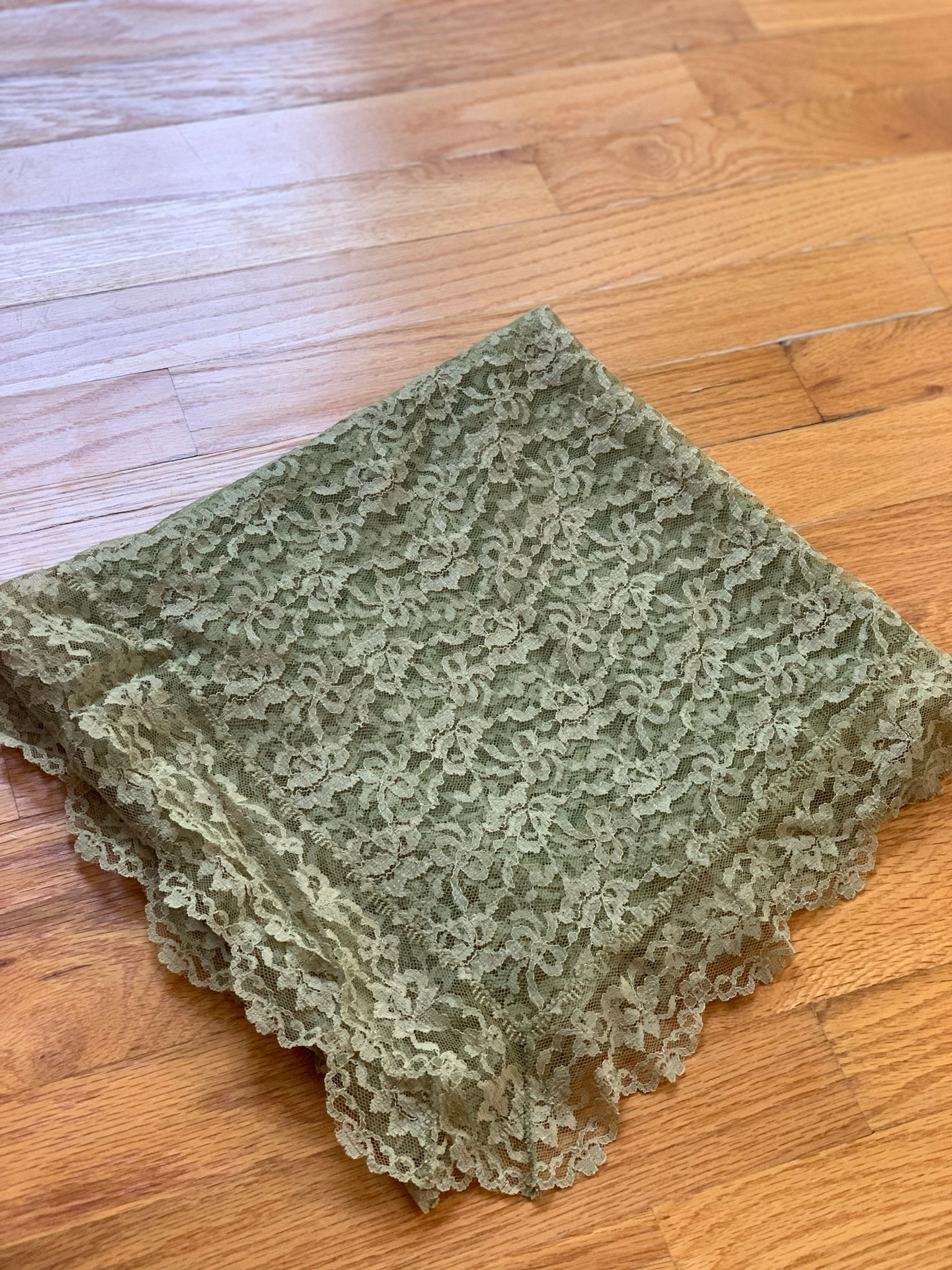 Vintage Handmade Sage Green Lace Tablecloth Etsy